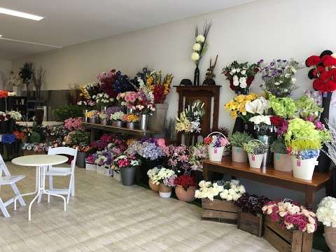 Photo: Bunches 'n' Bouquets